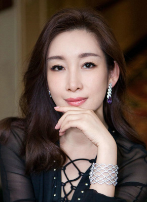女生扒开裤子让男生捅